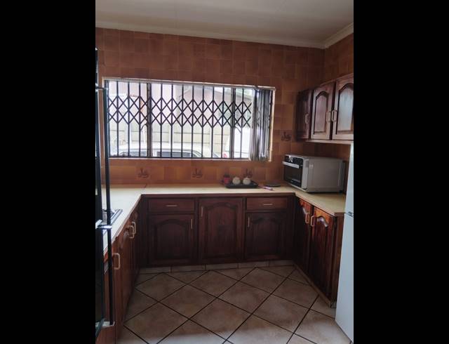 5 BEDROOM HOUSE FOR SALE IN BIRCHLEIGH NORTH